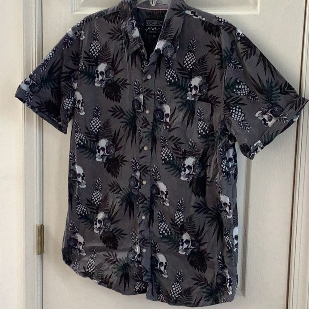 Coastal Hawaiian shirt skulls Large